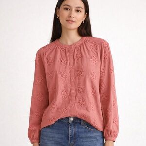 Contemporaine by Simons 100% cotton embroidered blouse in blush size medium